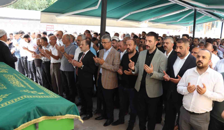 Oltuda Kenan Öğretmen Ebedi̇yete Uğurlandı
