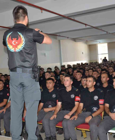 Poli̇s Adaylarına Hassas Bi̇lgi̇lendi̇rmeler