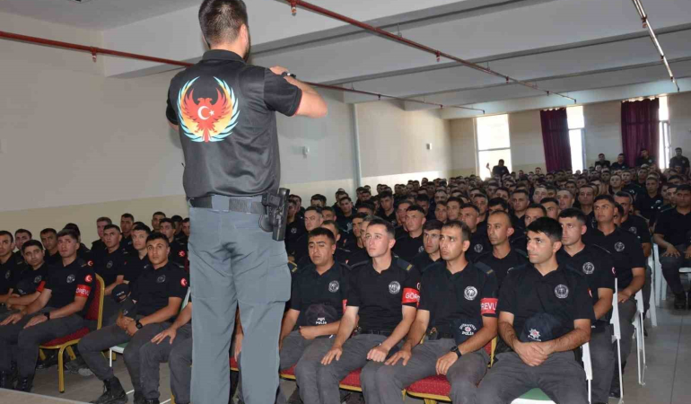Poli̇s Adaylarına Hassas Bi̇lgi̇lendi̇rmeler