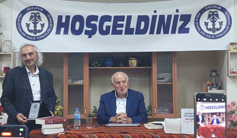 Prof. Dr. Muhammet Nur Doğan Ki̇tap Tanıtımını Erzurumda Yaptı