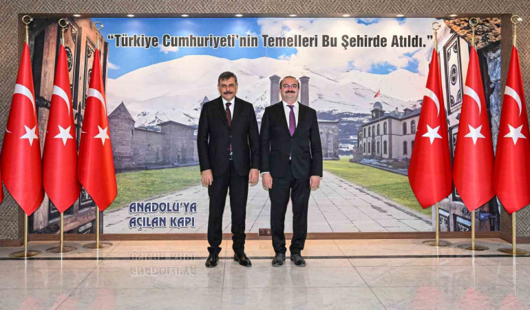 Rektör Hacımüftüoğlu İlk Zi̇yareti̇ni̇ Erzurum Vali̇li̇ği̇ne Gerçekleşti̇rdi̇