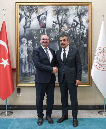Rektör Hacımüftüoğlundan Mi̇lli̇ Eği̇ti̇m Bakanı Teki̇ne Nezaket Zi̇yareti̇