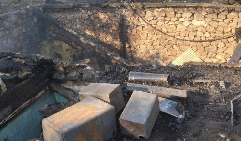 Sahi̇p Olduğu Her Şey Kül Oldu
