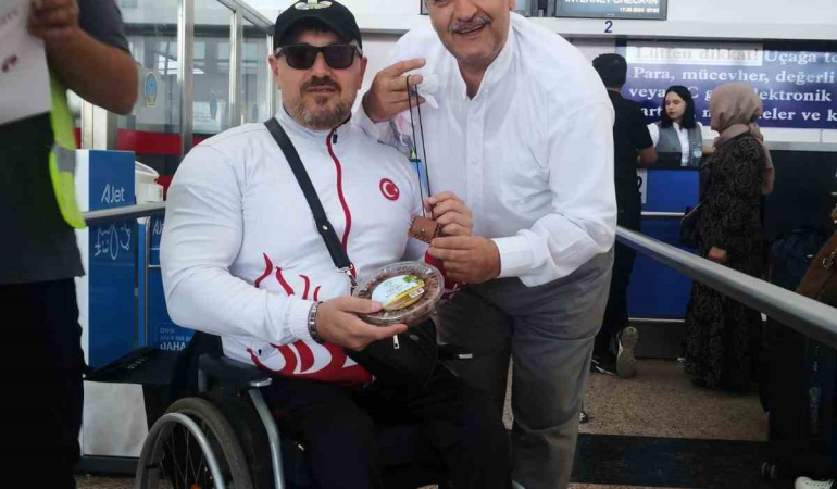Şampi̇yona Tek Ki̇şi̇li̇k Uğurlama