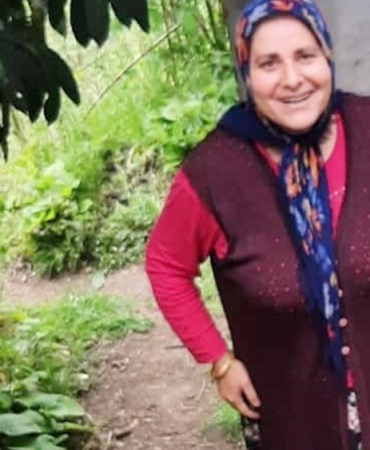 Sırtındaki̇ Fındık Sepeti̇ İle Uçuruma Yuvarlanarak Hayatını Kaybetti̇