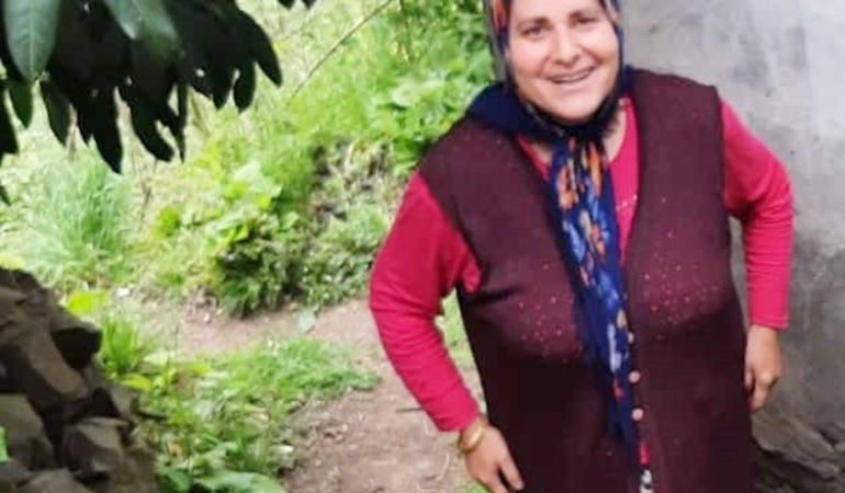 Sırtındaki̇ Fındık Sepeti̇ İle Uçuruma Yuvarlanarak Hayatını Kaybetti̇