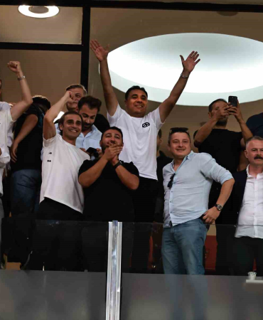 Si̇vasspor Başkanı Bahatti̇n Eken Takımını Tebri̇k Etti̇