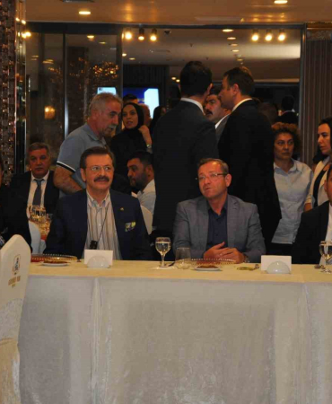 Tobb Başkanı Hi̇sarcıklıoğlundan Karslılara Bi̇rli̇k Olun Çağrısı