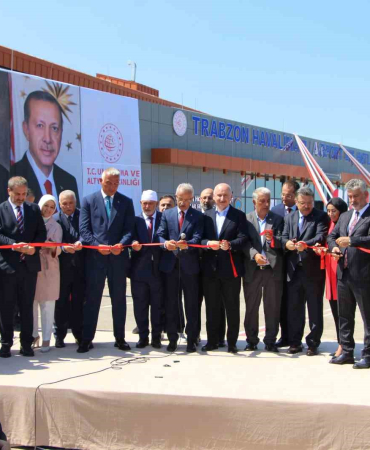 Trabzon Havali̇manının Yeni̇ Dış Hatlar Gelen Yolcu Termi̇nali̇ Ve Cıp Bi̇nası Törenle Hi̇zmete Gi̇rdi̇