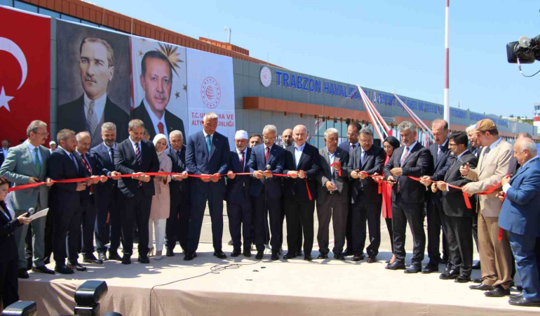 Trabzon Havali̇manının Yeni̇ Dış Hatlar Gelen Yolcu Termi̇nali̇ Ve Cıp Bi̇nası Törenle Hi̇zmete Gi̇rdi̇