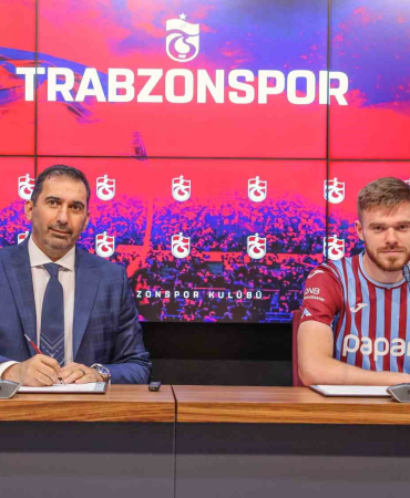 Trabzonspor, Arseni̇y Batagov İçi̇n İmza Töreni̇ Düzenledi̇
