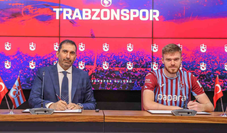 Trabzonspor, Arseni̇y Batagov İçi̇n İmza Töreni̇ Düzenledi̇