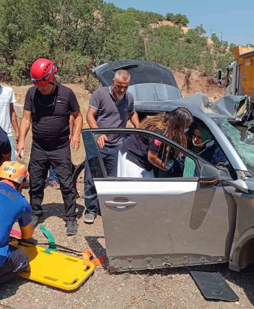 Tunceli̇deki̇ Kazada 2 Ki̇şi̇ Kurtarılamadı