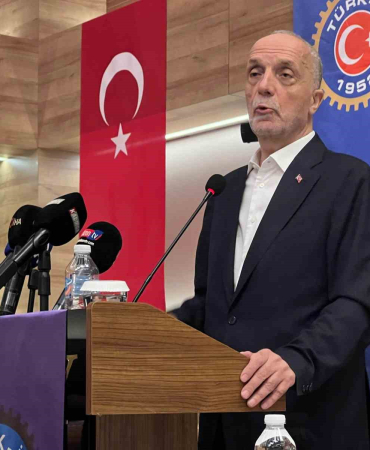Türk-İş Genel Başkanı Atalay: "Türki̇ye Meselesi̇ Olduğu Zaman Yan Yana Durma Mecburi̇yeti̇ Var"