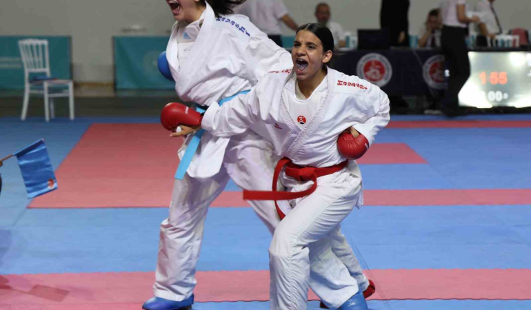 Türki̇ye Karate Şampi̇yonası, Si̇vasta Başladı