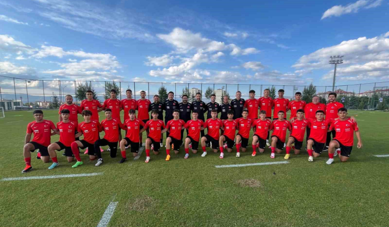 U18 Mi̇llî Takımı Erzurumda