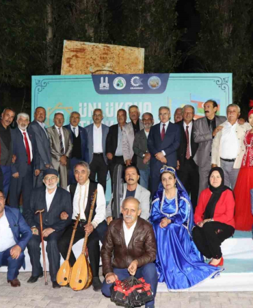 Ünlükaya Türk Dünyası Aşıklar Buluşması Büyük İlgi̇ Gördü