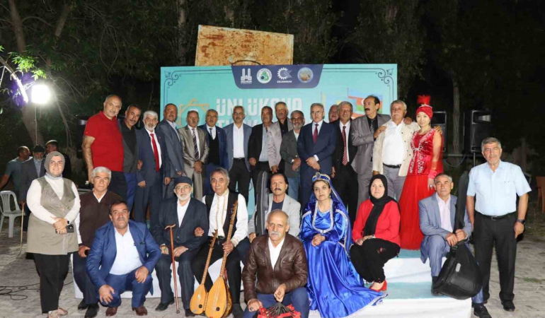 Ünlükaya Türk Dünyası Aşıklar Buluşması Büyük İlgi̇ Gördü
