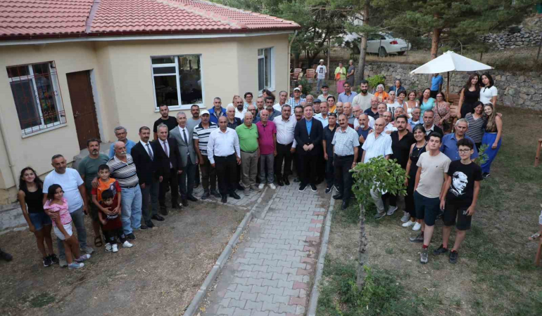 Vali̇ Aydoğdu, Ergan Köyü Saki̇nleri̇yle Bi̇r Araya Geldi̇