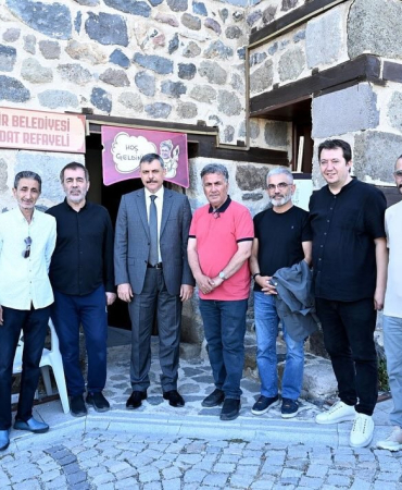 Vali̇ Çi̇ftçi̇, Kari̇katür Evi̇nde