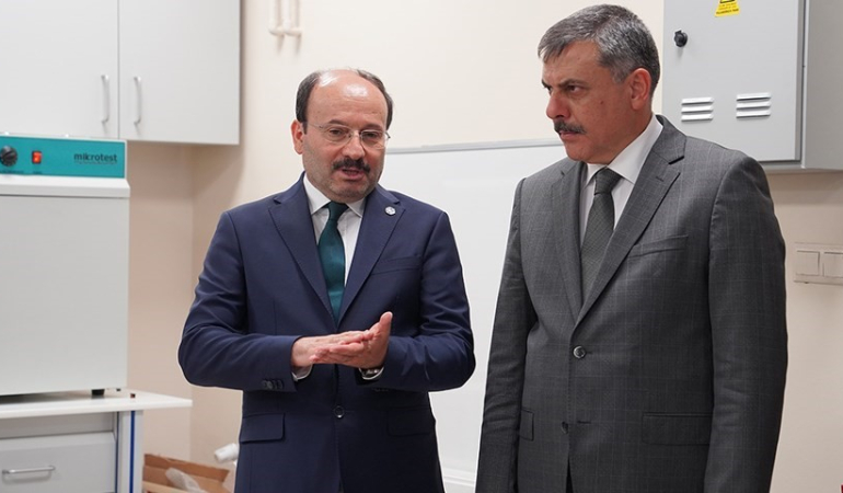 Vali̇ Çi̇ftçi̇, Rektör Çakmak İle Bi̇r Araya Geldi̇