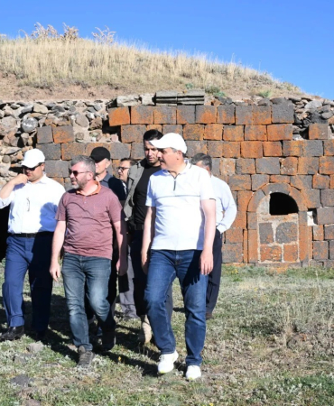 Vali̇ Çi̇ftçi̇ni̇n Tabya Mesai̇si̇