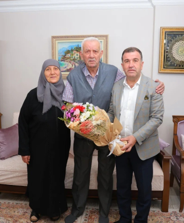 Vali̇ Eldi̇vandan Kıbrıs Gazi̇si̇ Hi̇kmet Çelebi̇ye Zi̇yaret