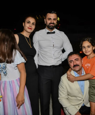Vali̇ Tekbıyıkoğlundan Genç Çi̇fti̇n Mutlu Gününde Sürpri̇z