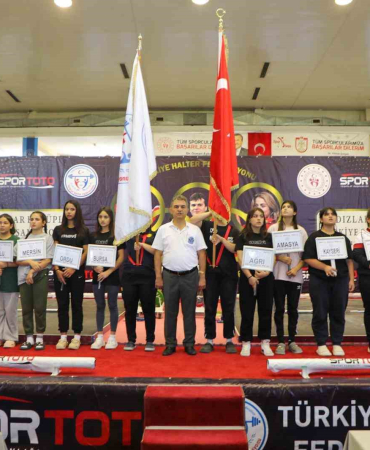 Yıldızlar Kulüpler Türki̇ye Halter Şampi̇yonasının Açılış Seremoni̇si̇ Yapıldı