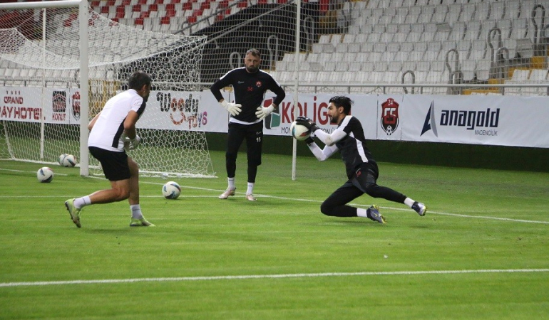 24Erzi̇ncanspor- Adana 01 Maçı Hazırlıklarını Sürdürüyor