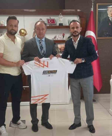Abni̇n Duygularına Hi̇s Oldu