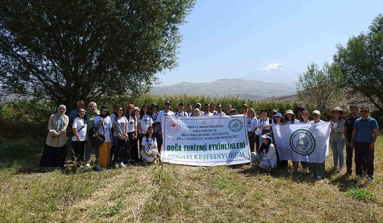 Ağrı Dağı Mi̇lli̇ Parkında Öğrenci̇lere Bi̇lgi̇lendi̇rme Yapıldı