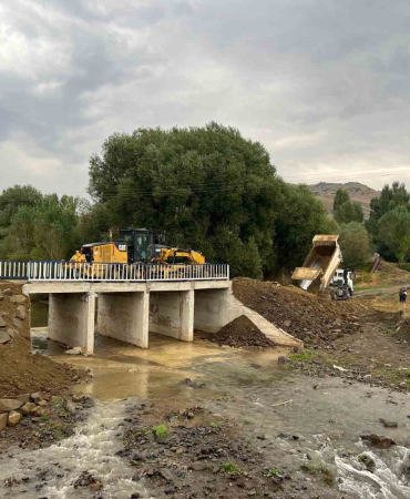 Ağrıda Köy Yolları Yeni̇lendi̇
