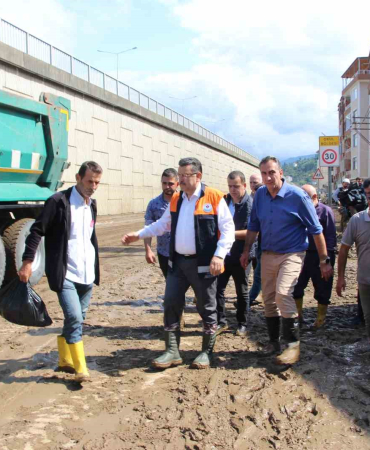 Ahmet Meti̇n Genç: “162 Ki̇logram Yağışın Bi̇r Saatte Düşmesi̇ İnsanı Bazen Çaresi̇z De Bırakıyor”