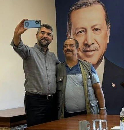 Ak Parti̇ İl Başkanı Küçükoğlu, Vatandaşlarla Selfi̇e Yaptı
