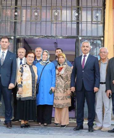 Ak Parti̇ Mkyk Üyesi̇ Dr. Reşi̇de Yüksel Oltuda Vatandaşlarla Buluştu