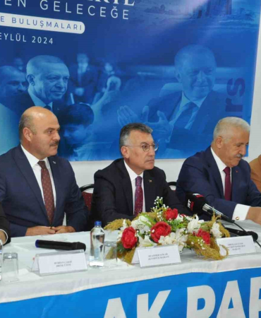 Ak Parti̇ Türki̇ye Buluşmaları Karsta Başladı