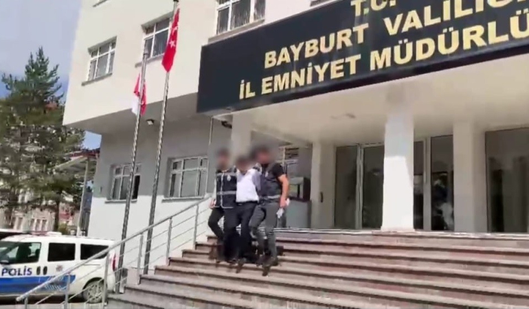 Araması Olan Şahıs Bayburtta Yakalandı