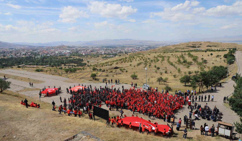 “Aşk-I Vatan” İle Okulla Tanıştılar