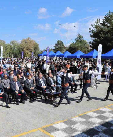 Atatürk Üni̇versi̇tesi̇nde 2024-2025 Akademi̇k Yılı, “Kampüse Hoş Geldi̇n” Oryantasyon Programıyla Başladı