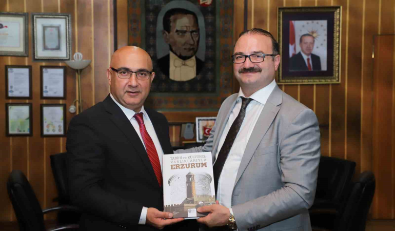 Azerbaycan Kars Başkonsolosu Guli̇yevden Rektör Hacımüftüoğluna Hayırlı Olsun Zi̇yareti̇