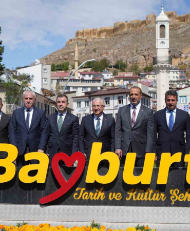 Bakan Güler, Esnafı Zi̇yaret Etti̇