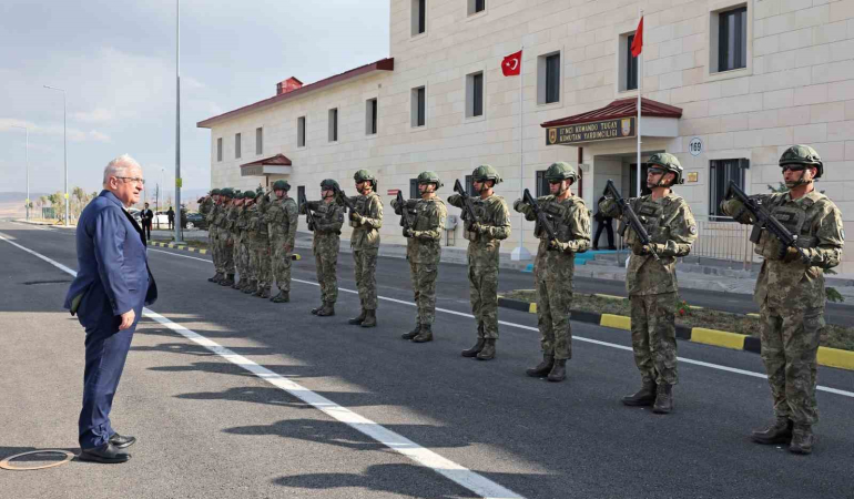 Bakan Güler, Komando Bi̇rli̇ği̇nde İncelemelerde Bulundu