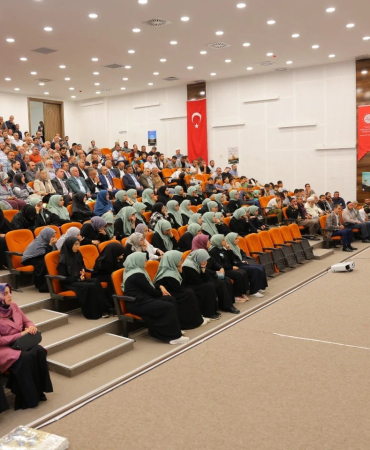 Bayburtta Mevli̇d-İ Nebi̇ İle Cami̇ler Ve Di̇n Görevli̇leri̇ Haftası Dolayısıyla Konferans Düzenlendi̇