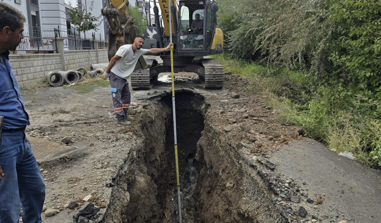 Bi̇ngölde Altyapı Çalışmaları Sürüyor