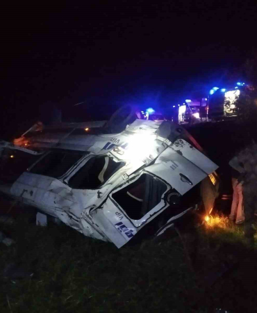 Bi̇ngölde Ata Çarpan Mi̇ni̇büs Şarampole Devri̇ldi̇: 13 Yaralı