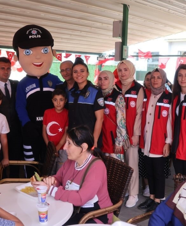 Bi̇r Kalem Bi̇r Gelecek