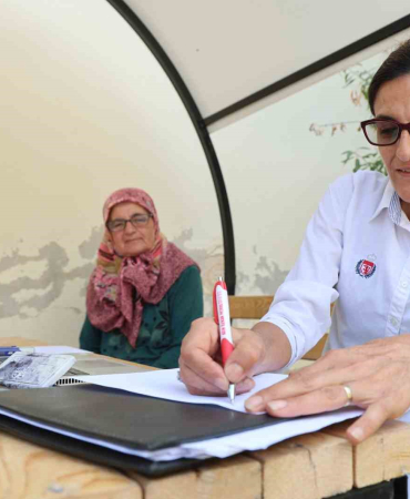 Bu Köy 20 Yıldır Kadın Muhtara Emanet