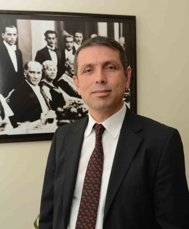 Çelebi̇; “Meb Okullardaki̇ Tehli̇keni̇n Farkında Deği̇l”