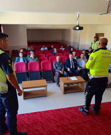Çemi̇şgezekte Okul Servi̇s Şoförleri̇ Bi̇lgi̇lendi̇rdi̇